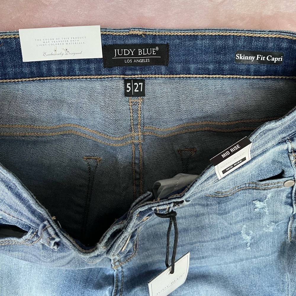 Judy Blue skinny distressed capris